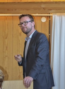 Daglig leder Harald Victor Hove gleder seg over økt trafikk over Hardangervidda, men ønsker seg helst en lang tunnel UNDER vidda.